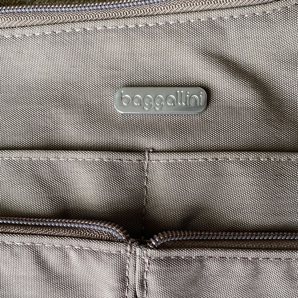 Baggallini Taupe Crossbody Bag - Picture 2 of 6